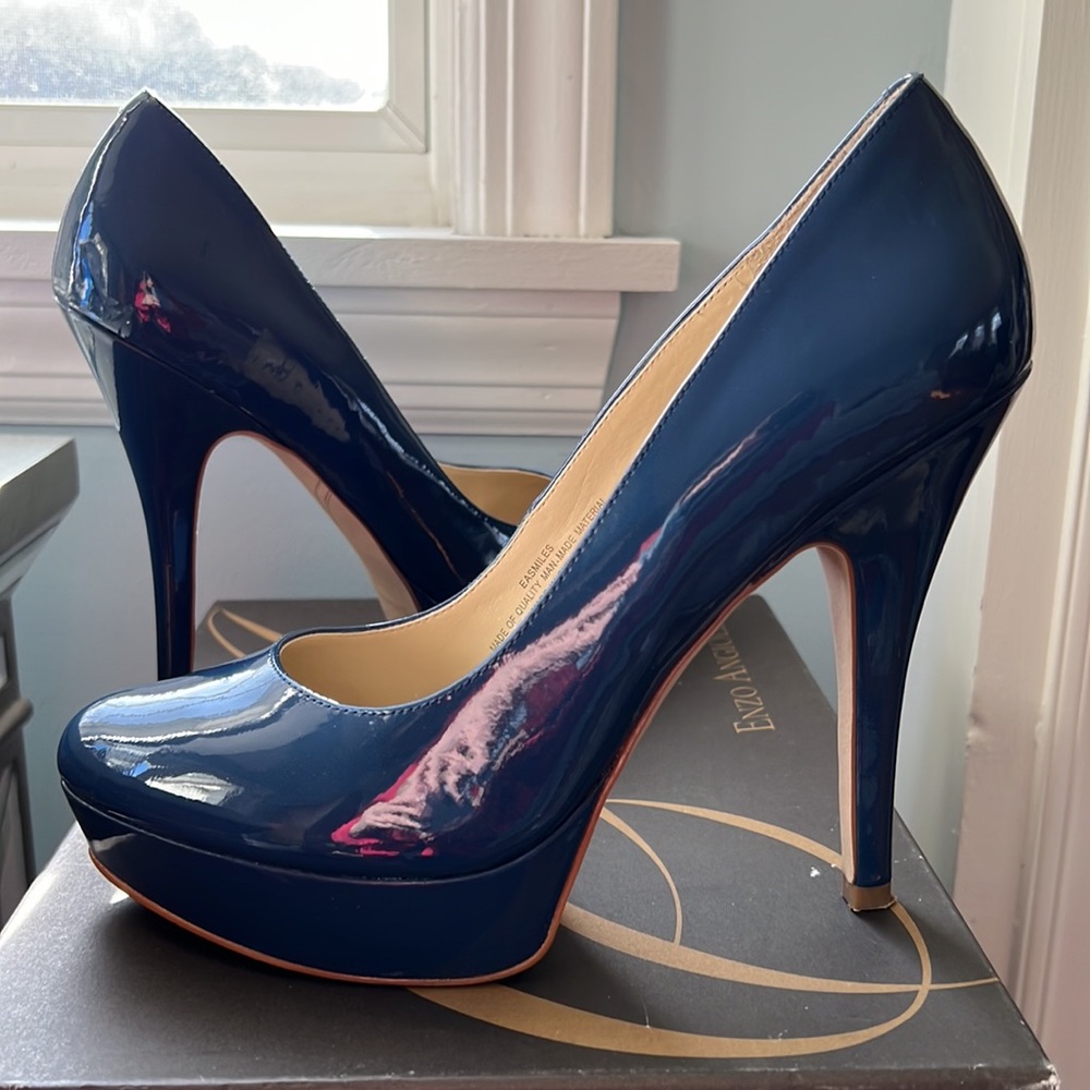 Enzo Angiolini EUC!Women’s Gorgeous Dark Blue Patent Leather Platform Heel Pumps